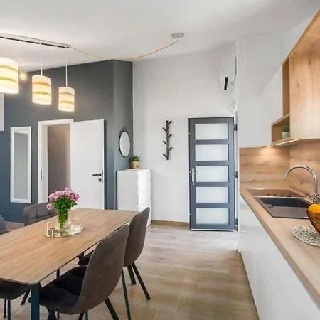 Premium Radovan Ferienhaus *